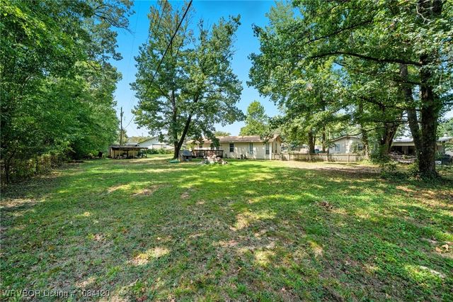 1714 Pleasant Valley Place, Van Buren, AR 72956