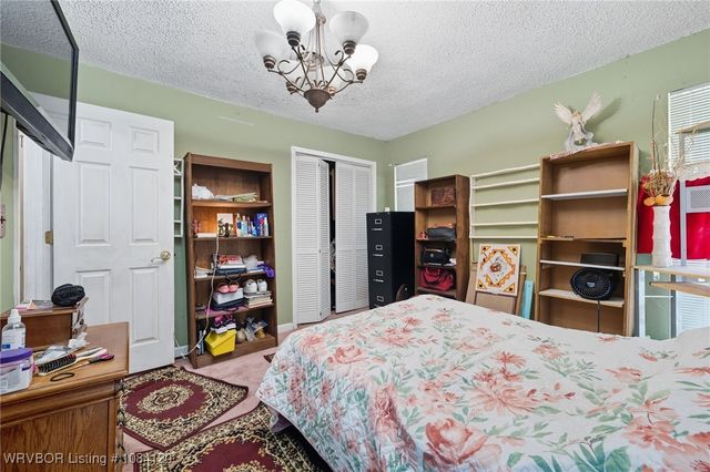 1714 Pleasant Valley Place, Van Buren, AR 72956