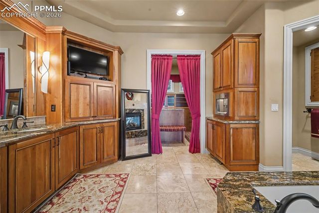1095 High Lake View, Colorado Springs, CO 80906