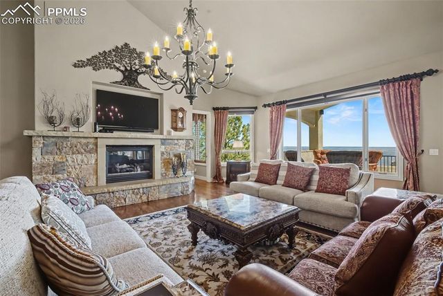 1095 High Lake View, Colorado Springs, CO 80906