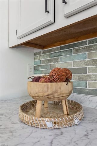 23 Sinton RD, Newport News, VA 23601