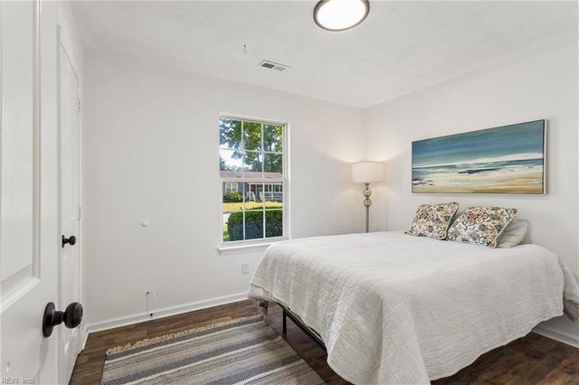 23 Sinton RD, Newport News, VA 23601