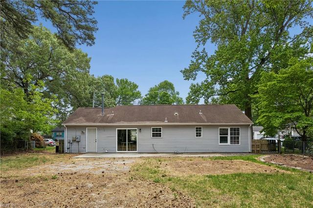 23 Sinton RD, Newport News, VA 23601