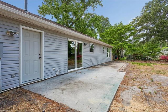 23 Sinton RD, Newport News, VA 23601