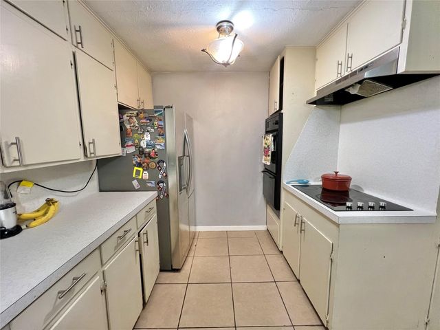 424 Evans Street, Angleton, TX 77515