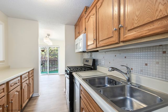 1116 S New Wilke Road 2209, Arlington Heights, IL 60005