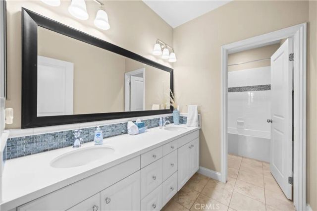 70 Twin Gables, Irvine, CA 92620