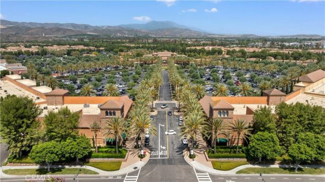 70 Twin Gables, Irvine, CA 92620