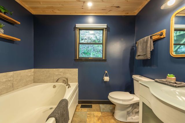 23862 Dunlap Road, Rockbridge, OH 43149