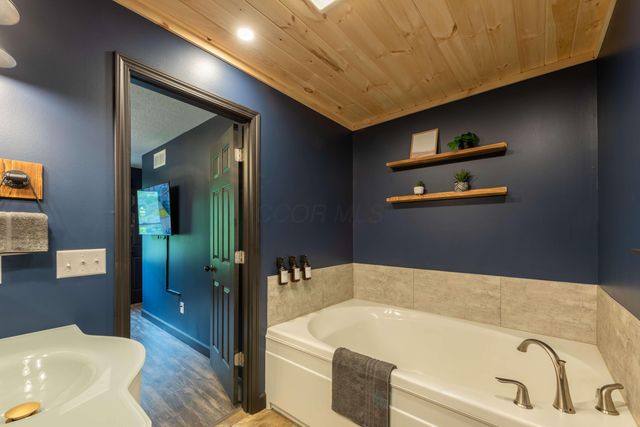 23862 Dunlap Road, Rockbridge, OH 43149