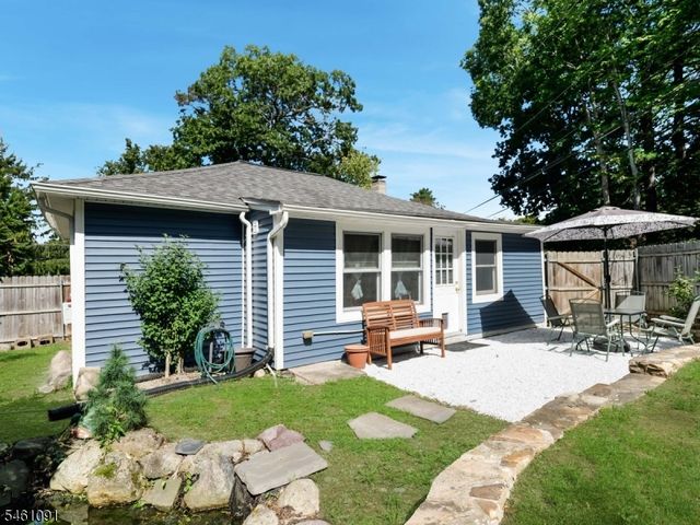 32 Laurel Dr, Jefferson Twp., NJ 07438