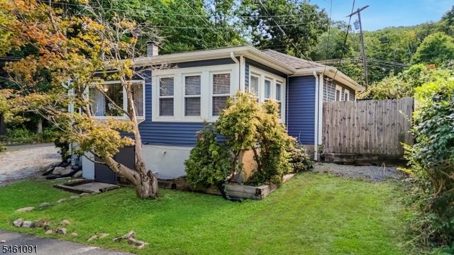 32 Laurel Dr, Jefferson Twp., NJ 07438