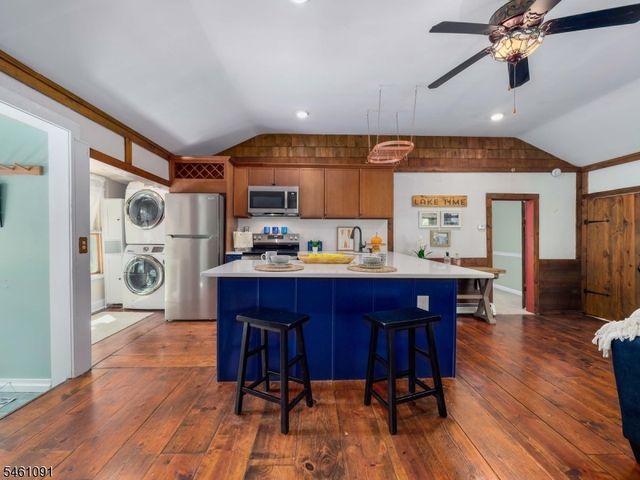32 Laurel Dr, Jefferson Twp., NJ 07438