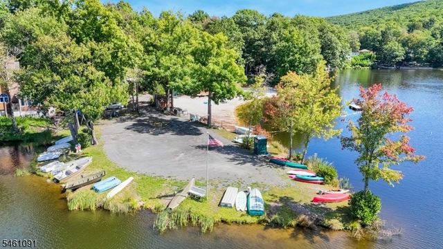 32 Laurel Dr, Jefferson Twp., NJ 07438