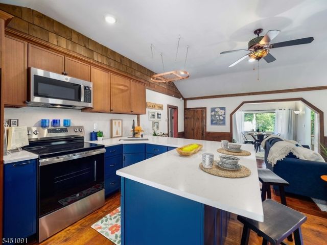 32 Laurel Dr, Jefferson Twp., NJ 07438
