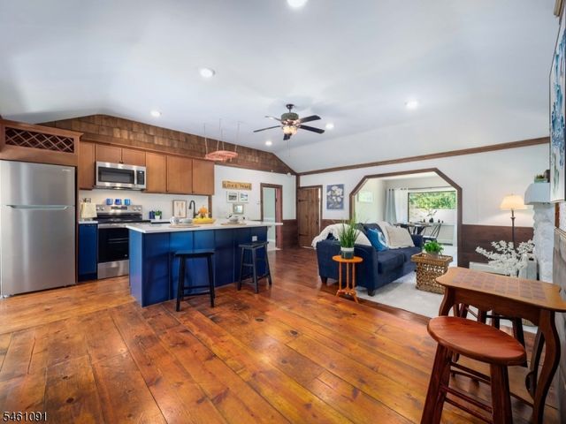 32 Laurel Dr, Jefferson Twp., NJ 07438