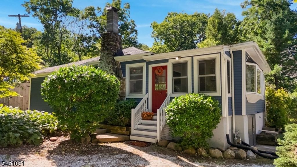 32 Laurel Dr, Jefferson Twp., NJ 07438