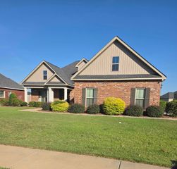 225 Caleb Way, Byron, GA 31008