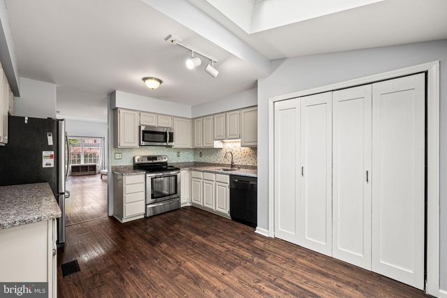 40 MAY APPLE DR, Downingtown, PA 19335