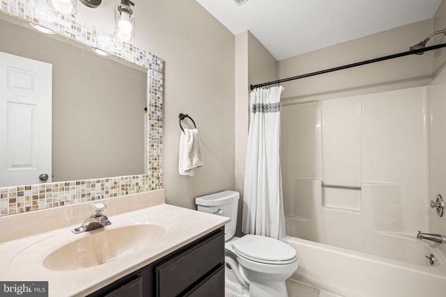 40 MAY APPLE DR, Downingtown, PA 19335