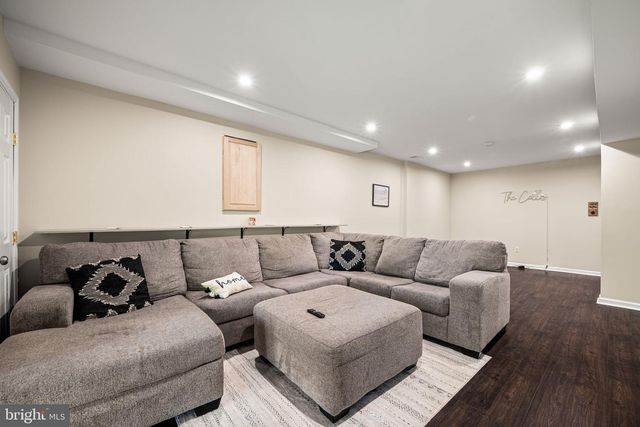 40 MAY APPLE DR, Downingtown, PA 19335