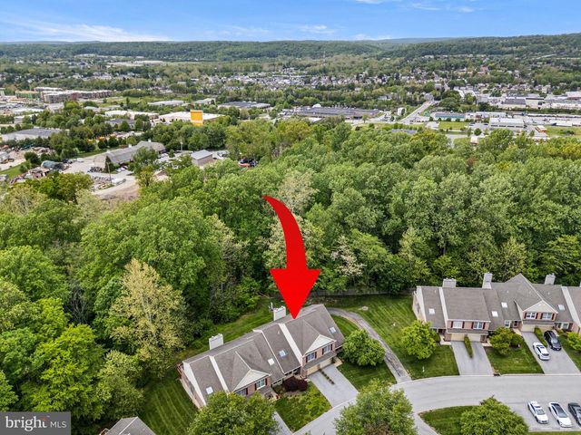 40 MAY APPLE DR, Downingtown, PA 19335