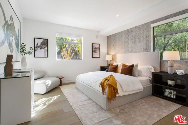 8600 Wilshire Boulevard TH 3, Beverly Hills, CA 90211