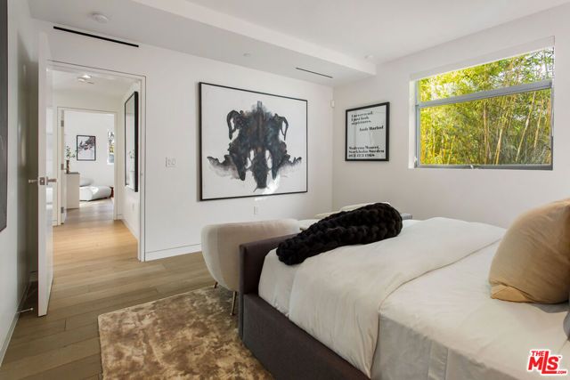 8600 Wilshire Boulevard TH 3, Beverly Hills, CA 90211