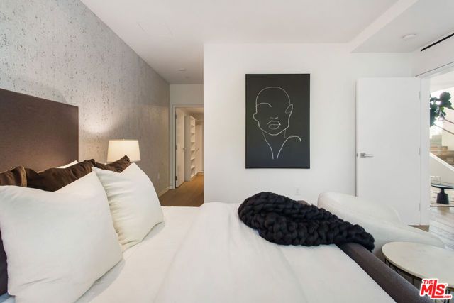 8600 Wilshire Boulevard TH 3, Beverly Hills, CA 90211