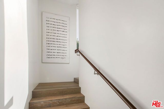 8600 Wilshire Boulevard TH 3, Beverly Hills, CA 90211