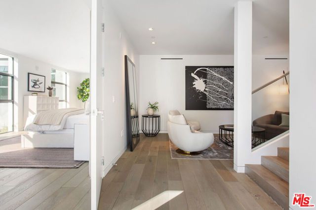 8600 Wilshire Boulevard TH 3, Beverly Hills, CA 90211