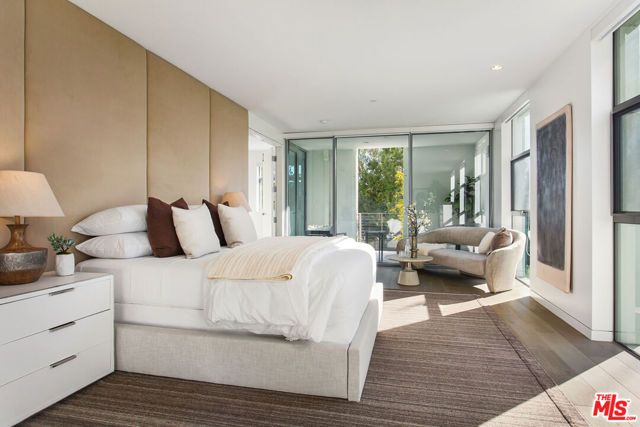 8600 Wilshire Boulevard TH 3, Beverly Hills, CA 90211