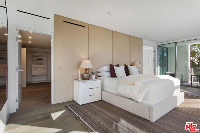 8600 Wilshire Boulevard TH 3, Beverly Hills, CA 90211