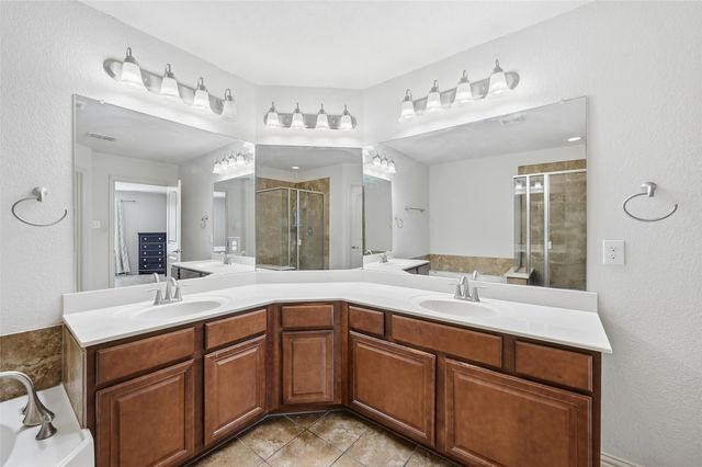 6913 Sandshell Boulevard, Fort Worth, TX 76137