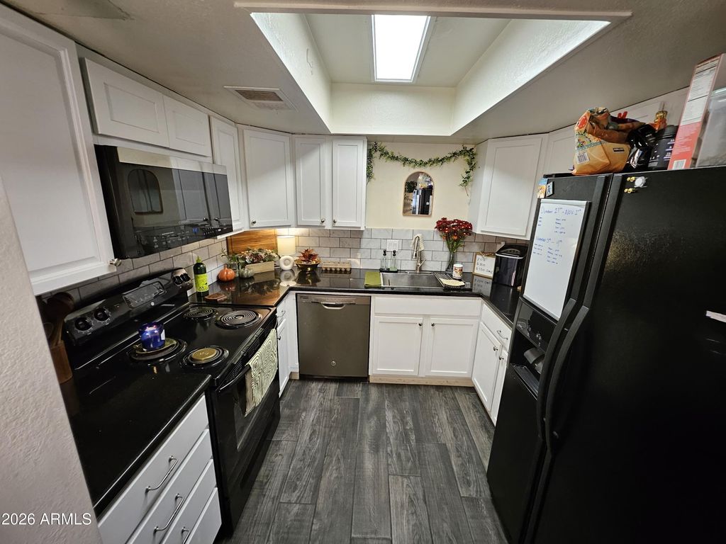Image 11 of property listing at 2040 S LONGMORE Road 33, Mesa, AZ 85202