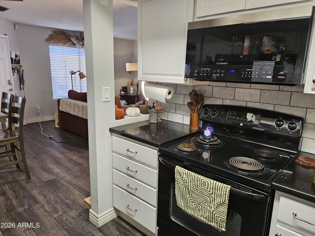 Image 7 of property listing at 2040 S LONGMORE Road 33, Mesa, AZ 85202