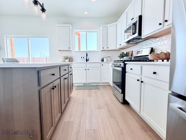 831 Accolade Loop, Belgrade, MT 59714