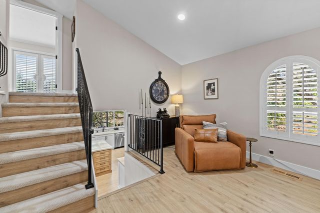 23440 Shadow Dr, Auburn, CA 95602