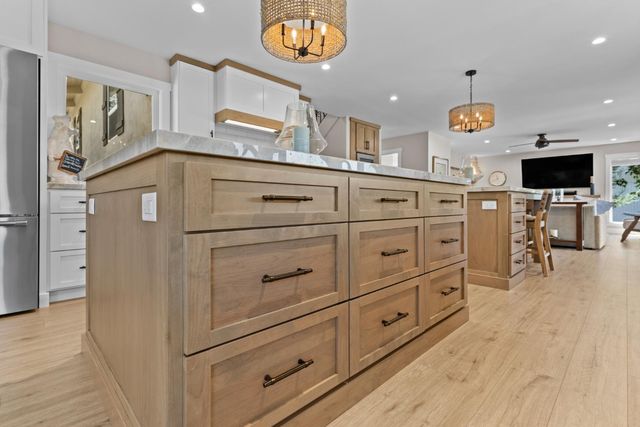 23440 Shadow Dr, Auburn, CA 95602