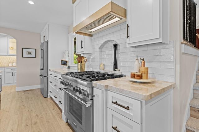 23440 Shadow Dr, Auburn, CA 95602