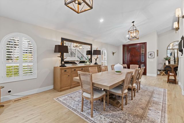 23440 Shadow Dr, Auburn, CA 95602