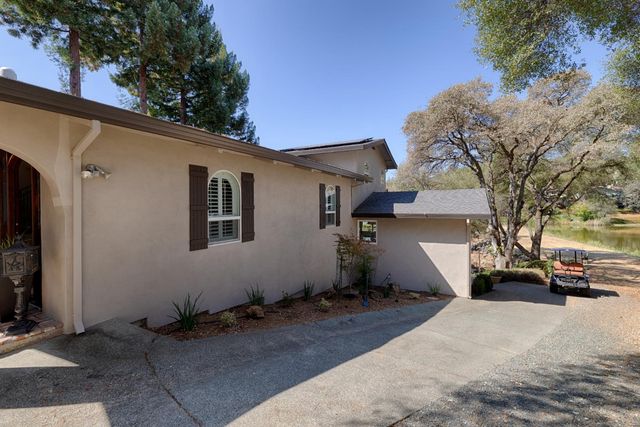 23440 Shadow Dr, Auburn, CA 95602