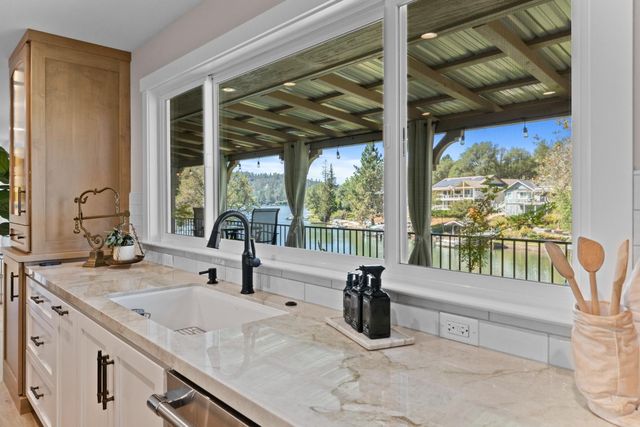 23440 Shadow Dr, Auburn, CA 95602