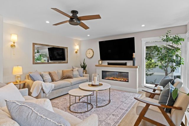 23440 Shadow Dr, Auburn, CA 95602