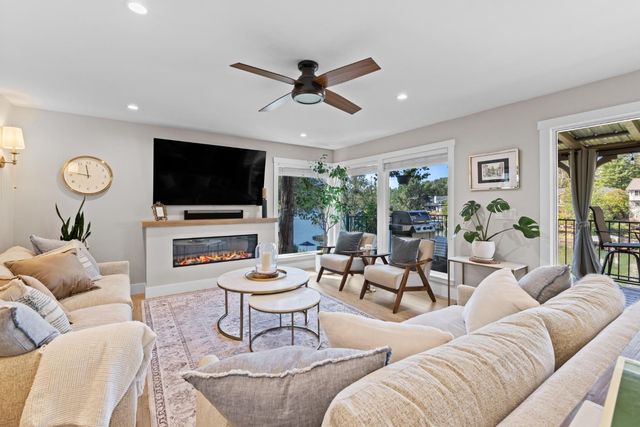 23440 Shadow Dr, Auburn, CA 95602
