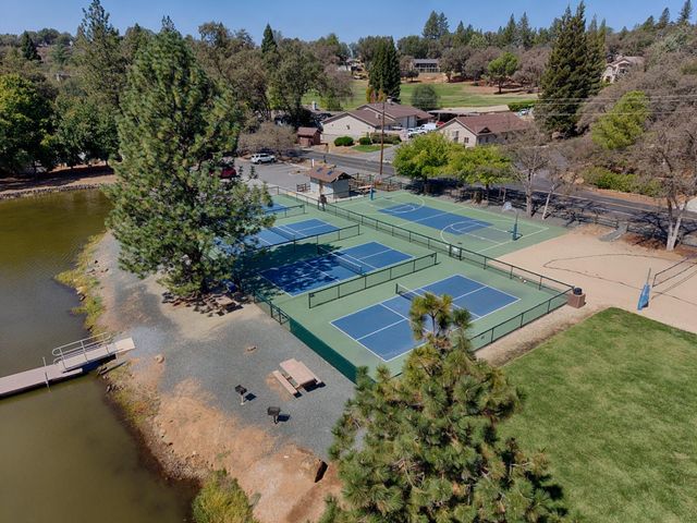 23440 Shadow Dr, Auburn, CA 95602