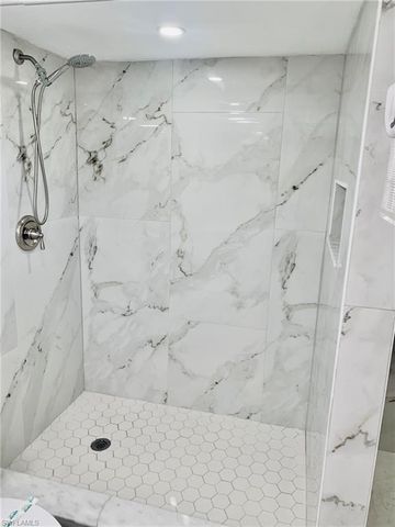 826 Wiggins Pass RD # 214, Naples, FL 34110