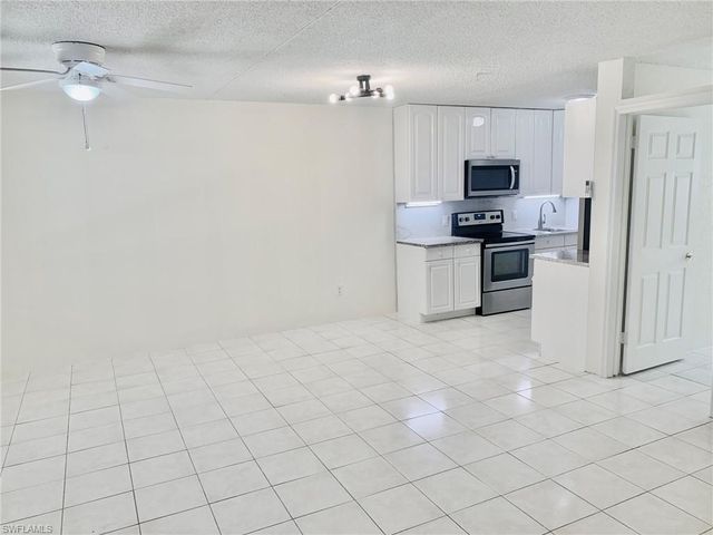 826 Wiggins Pass RD # 214, Naples, FL 34110