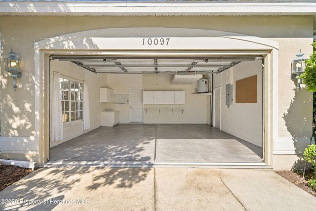 10097 Holly Berry Drive, Weeki Wachee, FL 34613