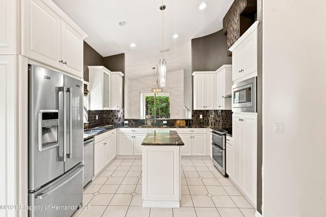 10097 Holly Berry Drive, Weeki Wachee, FL 34613
